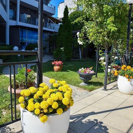 Apartments Devora 1 & Bar & Restaurant Varna ภายนอก รูปภาพ
