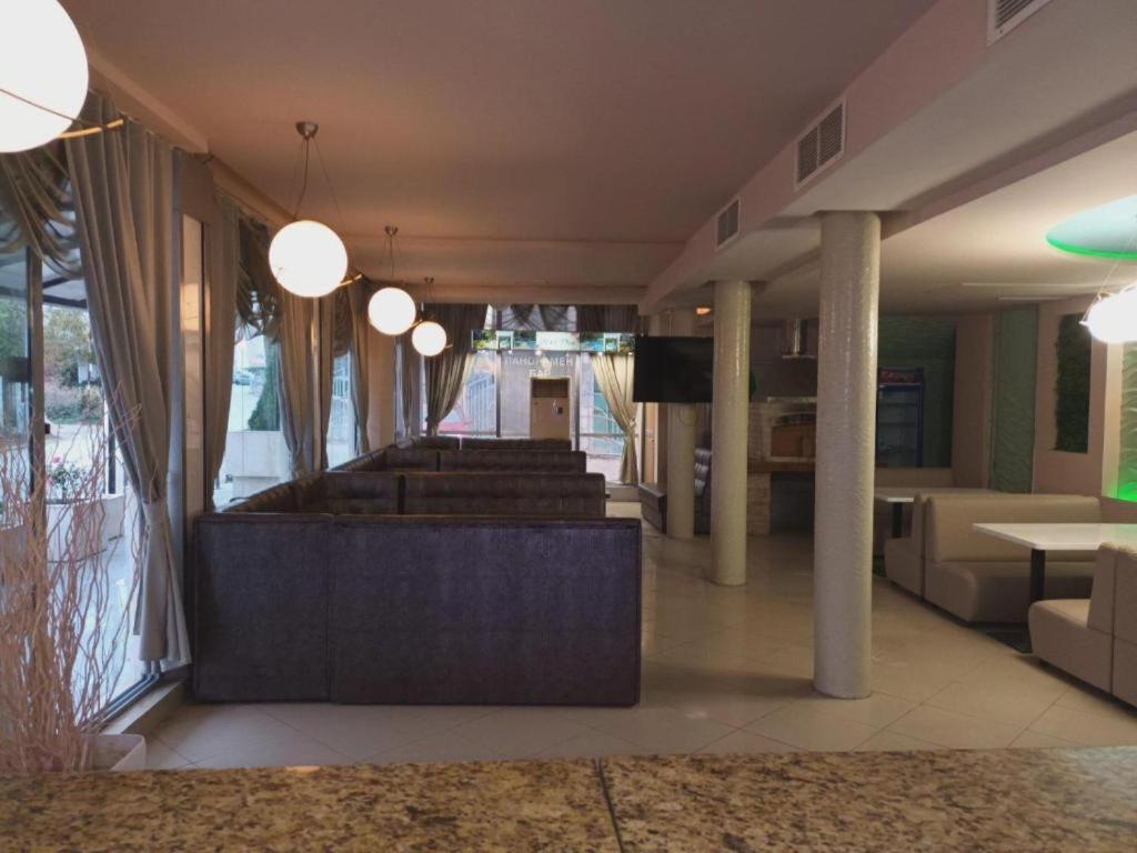 Apartments Devora 1 & Bar & Restaurant Varna ภายนอก รูปภาพ