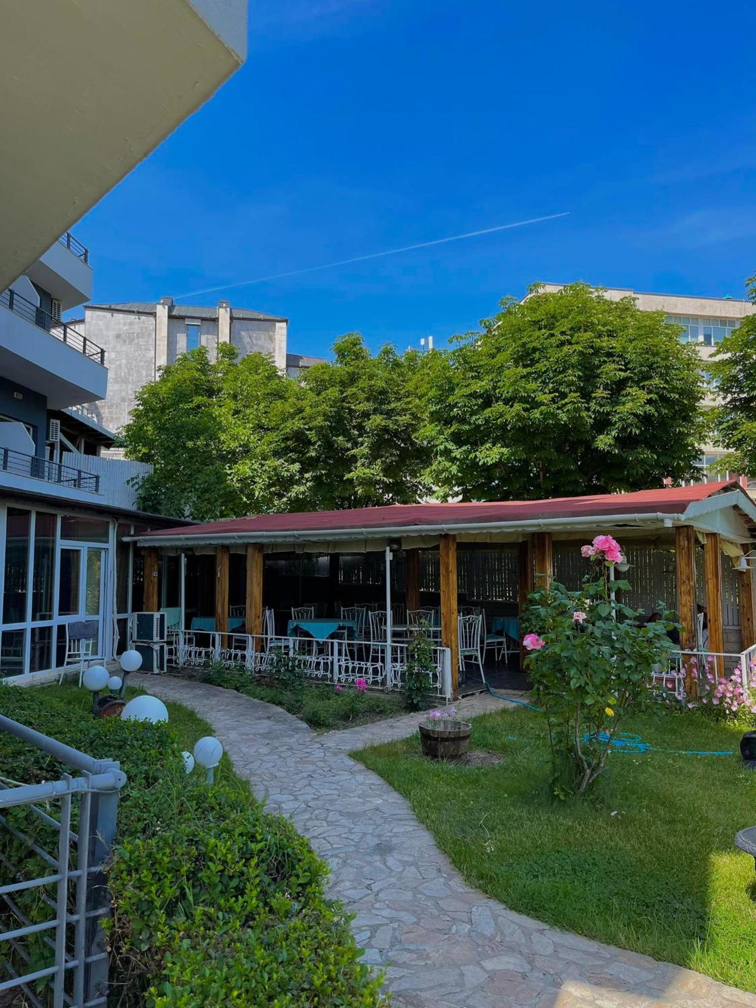 Apartments Devora 1 & Bar & Restaurant Varna ภายนอก รูปภาพ