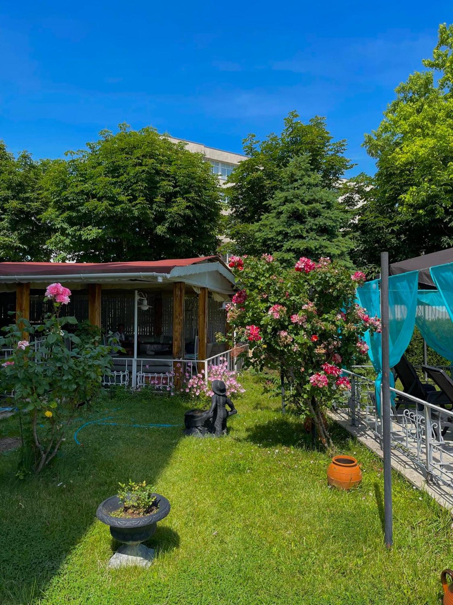 Apartments Devora 1 & Bar & Restaurant Varna ภายนอก รูปภาพ